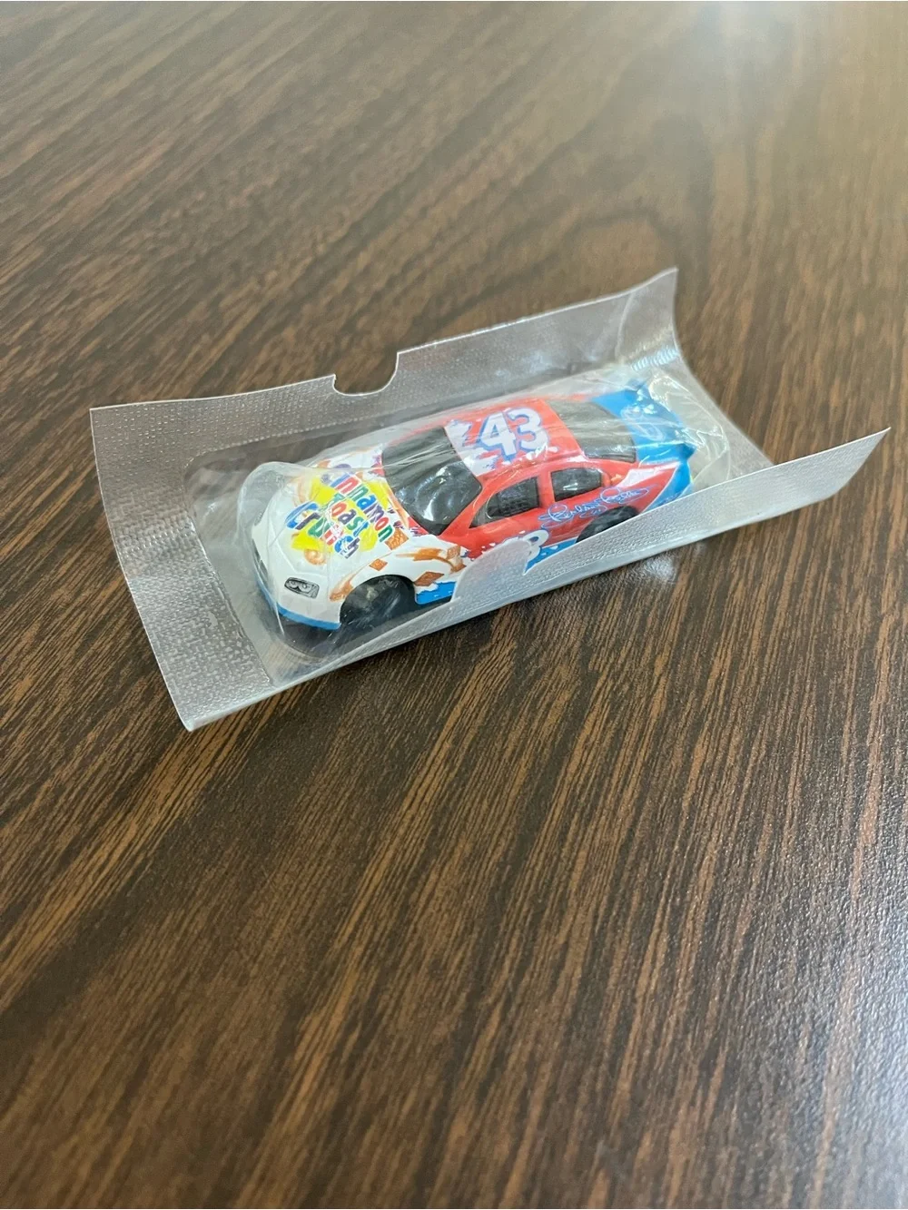 2008 Richard Petty #43 Cheerios Cinnamon Toast Crunch Diecast 1:64 NEW